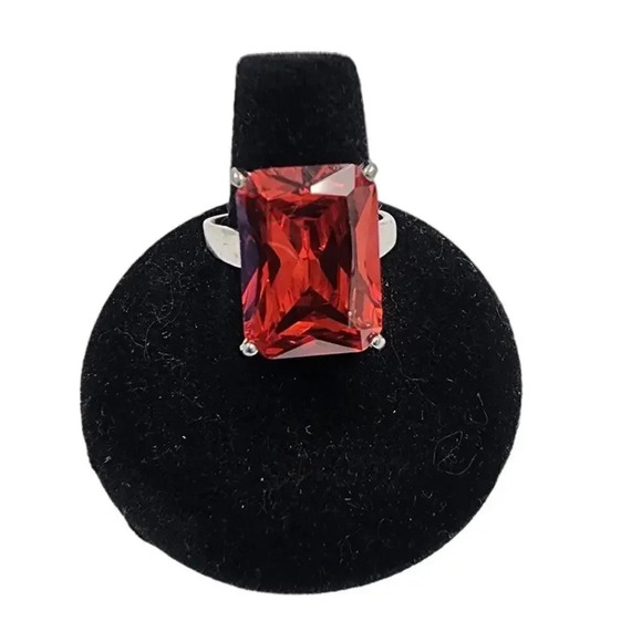 Vintage Jewelry - Vintage Red Faceted Crystal Adjustable Ring Silver Tone
